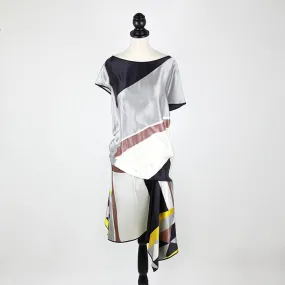6267 Asymmetrisches Minikleid im Grafikprint mit groem Reiverschluss